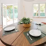 Cascais Center Family Apartment With Courtyard