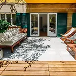 Cascais Center Family Apartment With Courtyard